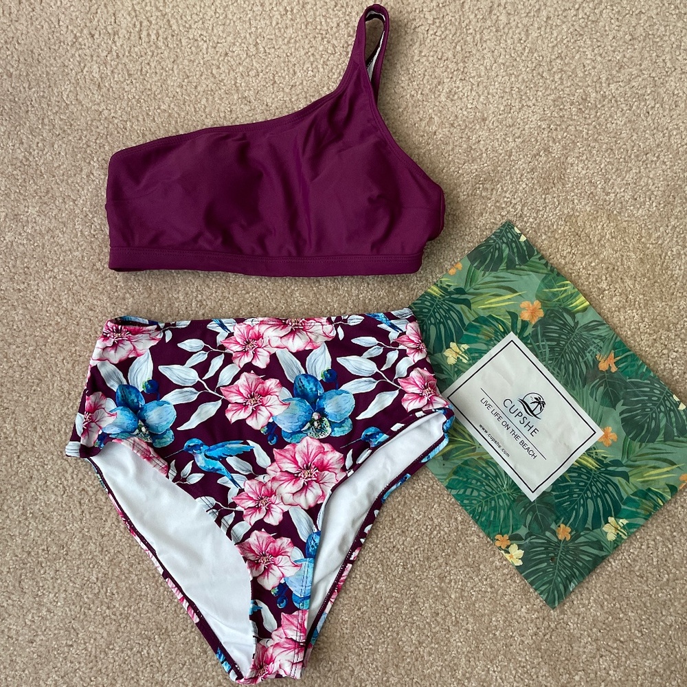 Cupshe small swimsuit set